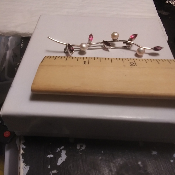 Elegant Pin - Picture 5 of 5